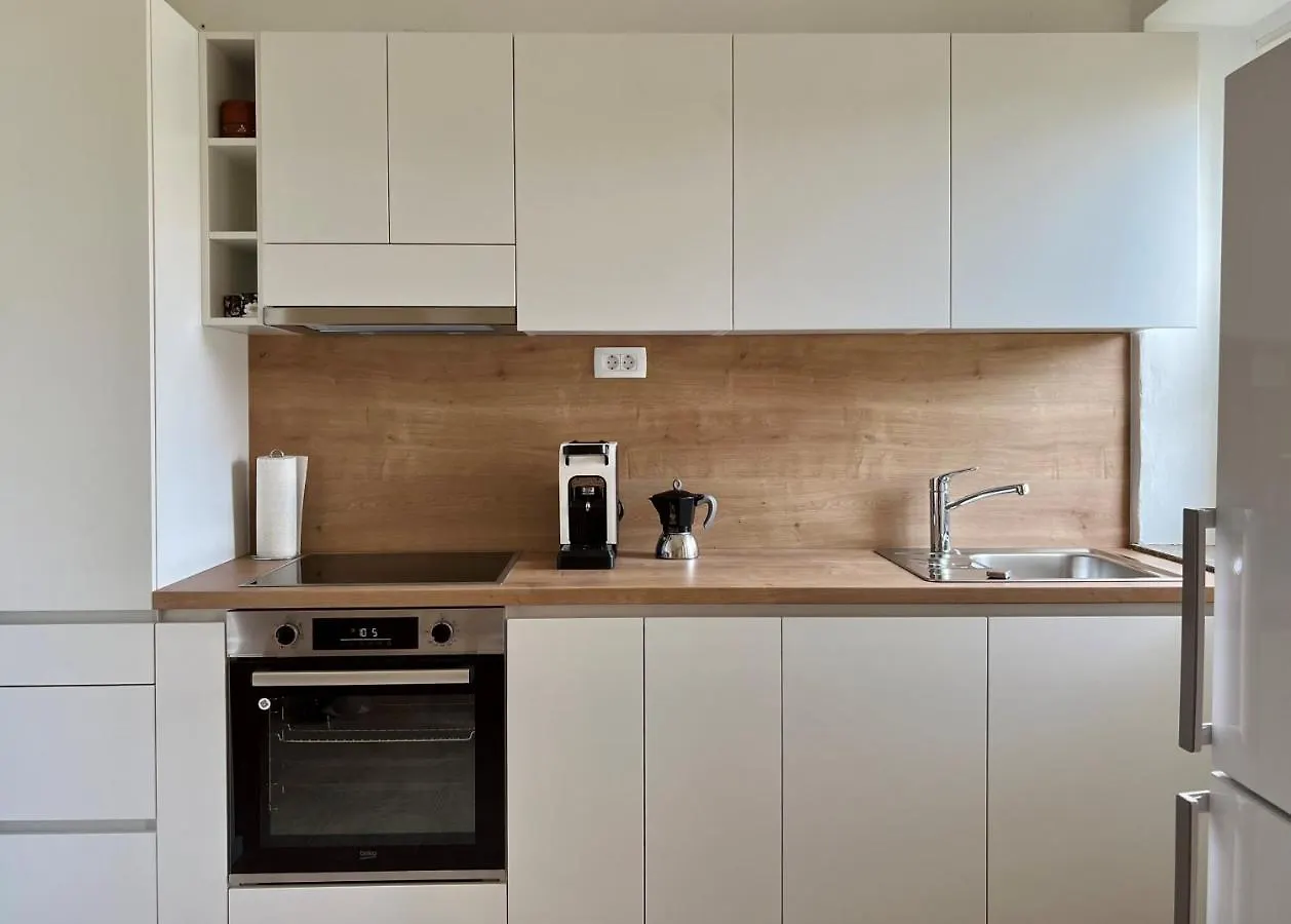 Lonzan Apartment Secovlje