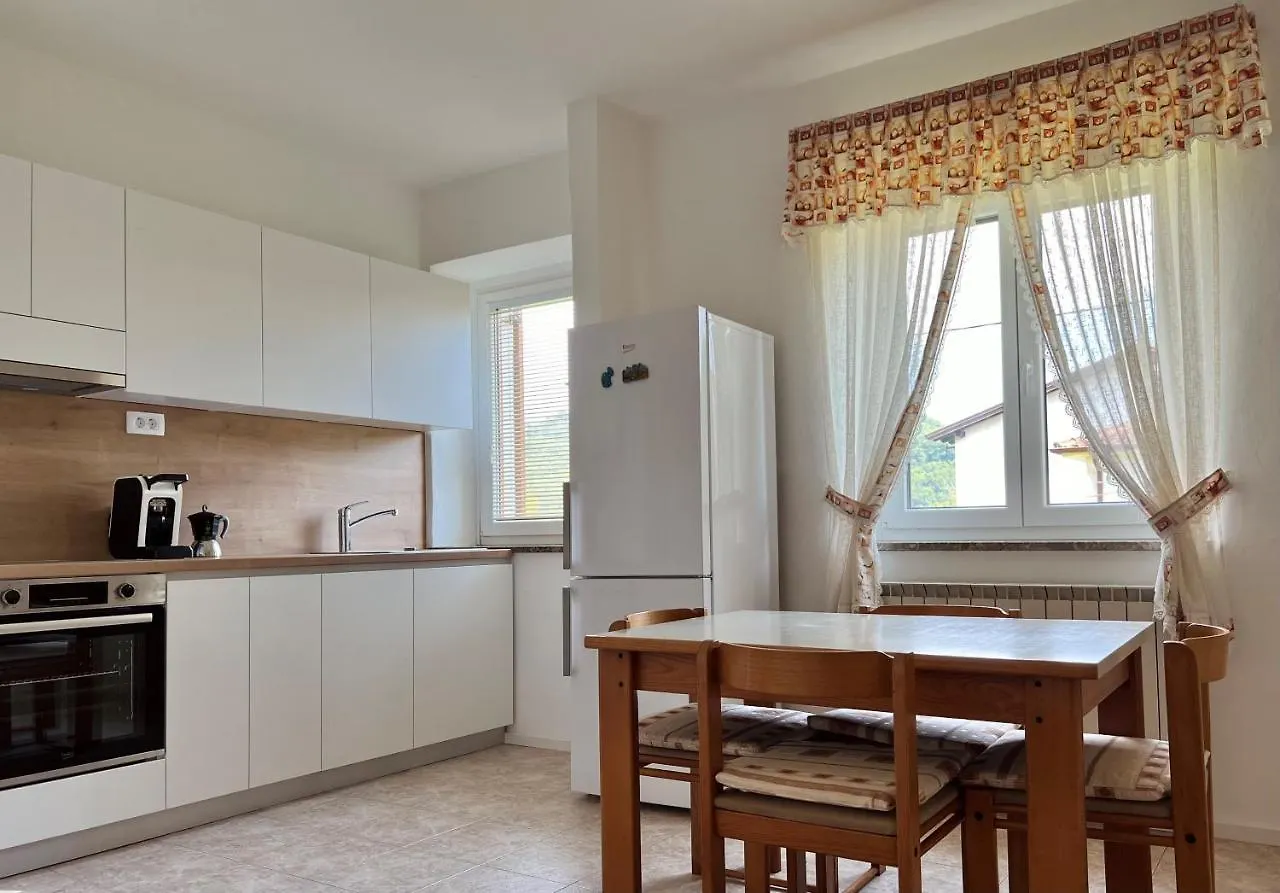 Lonzan Apartment Secovlje